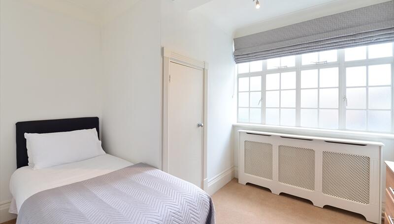 5 bed property in Strathmore Court, Park Road, London